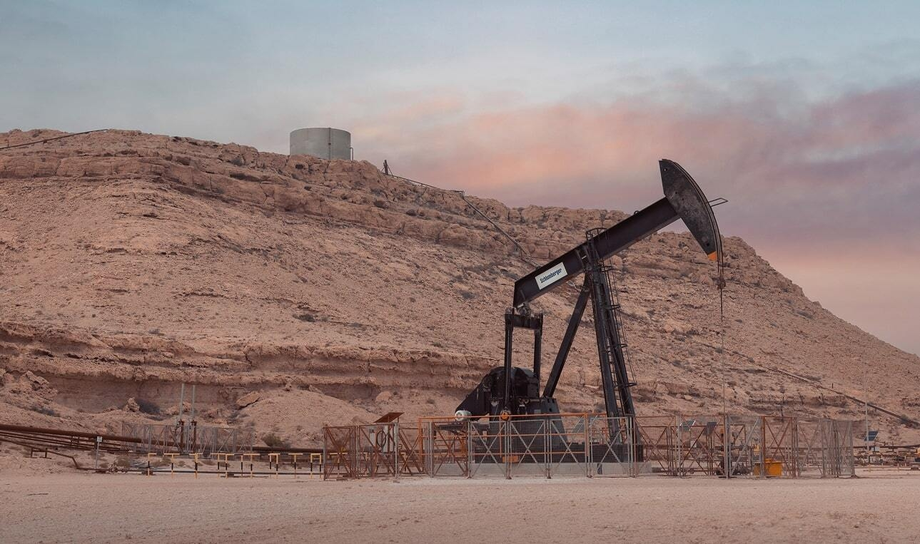 Doing business with us banner left min