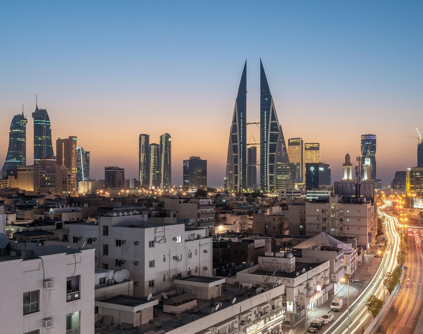 Leadership hero left min