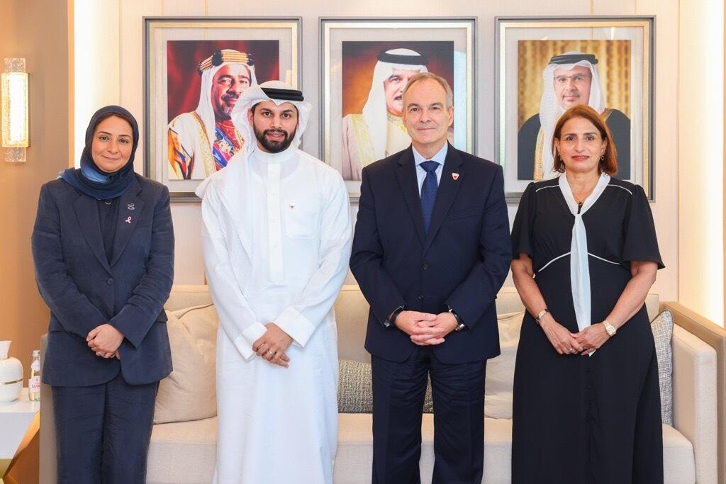 Bapco Energies Group Chief Executive Officer Receives Bapco Tazweed Employee Following Selection to the Prime Ministers Fellowship Program 1