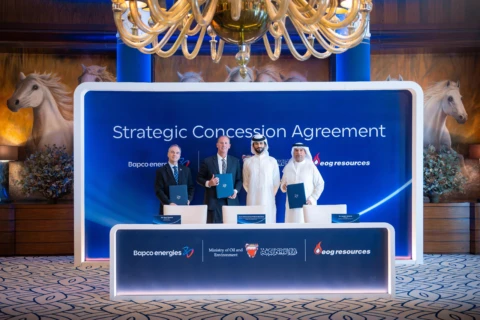 His Highness Shaikh Nasser bin Hamad Al Khalifa Witnesses the Signing of a Strategic Concession Agreement