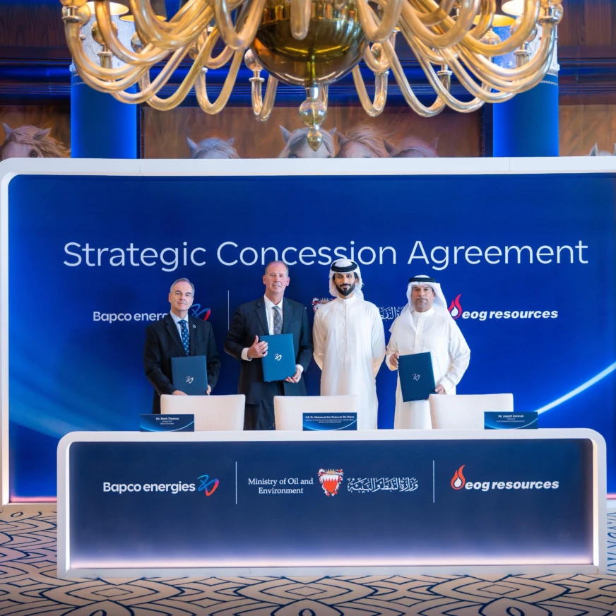 His Highness Shaikh Nasser bin Hamad Al Khalifa Witnesses the Signing of a Strategic Concession Agreement